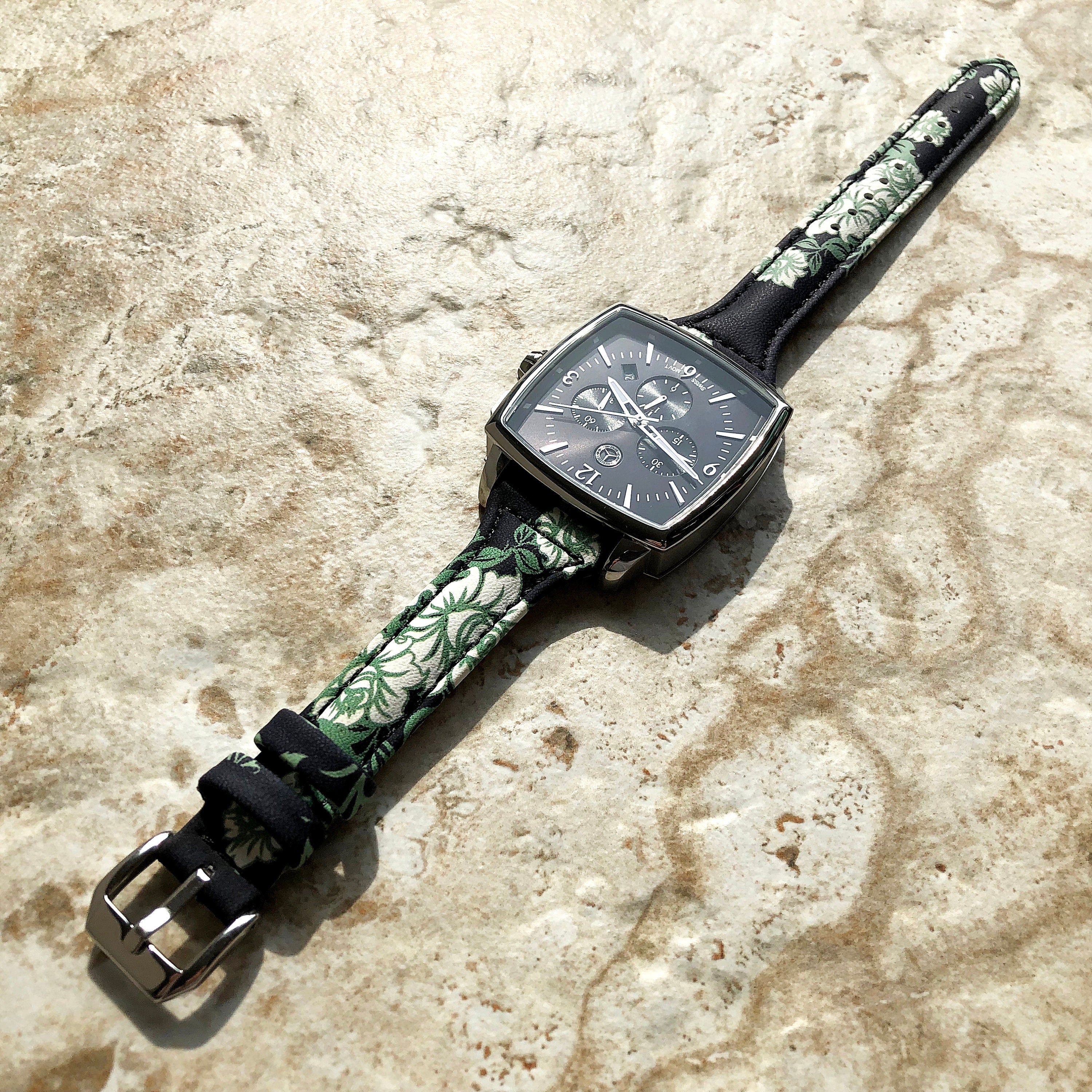 22mm White Roses Slim and Elegant Soft Leather Watch Strap Band for Wrist Hand Watches Quick Release Pins Included Easy and Ready to Attach